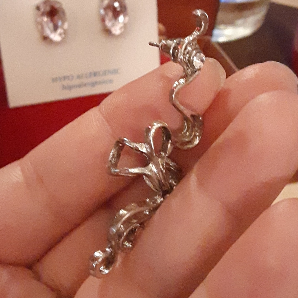 earrings - Picture 4 of 7
